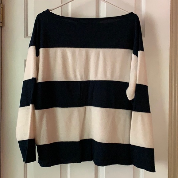 Urban outfitters top - great beach cover up - Picture 3 of 4